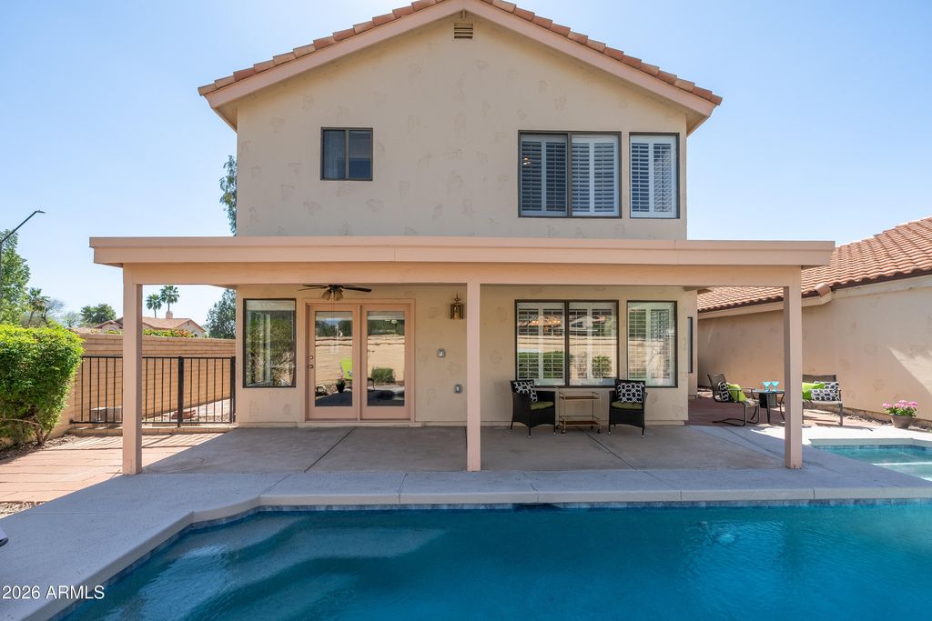 Image 32 of property listing at 9596 E WINDROSE Drive, Scottsdale, AZ 85260