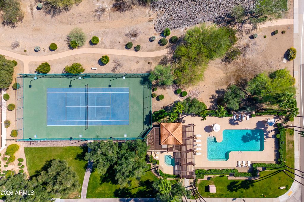 Image 40 of property listing at 9596 E WINDROSE Drive, Scottsdale, AZ 85260