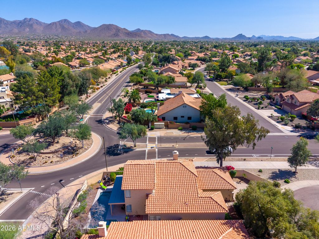 Image 42 of property listing at 9596 E WINDROSE Drive, Scottsdale, AZ 85260