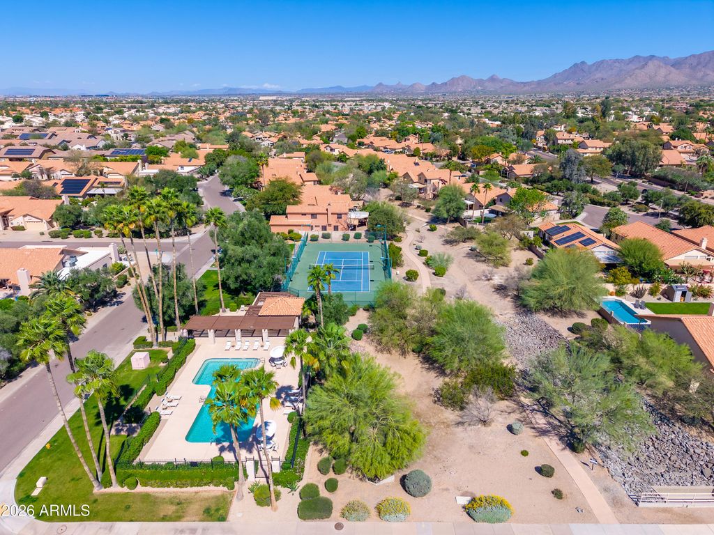 Image 51 of property listing at 9596 E WINDROSE Drive, Scottsdale, AZ 85260