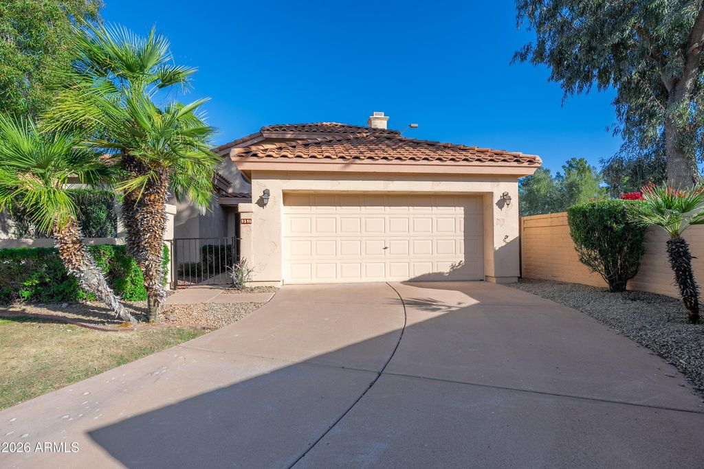 Image 52 of property listing at 9596 E WINDROSE Drive, Scottsdale, AZ 85260