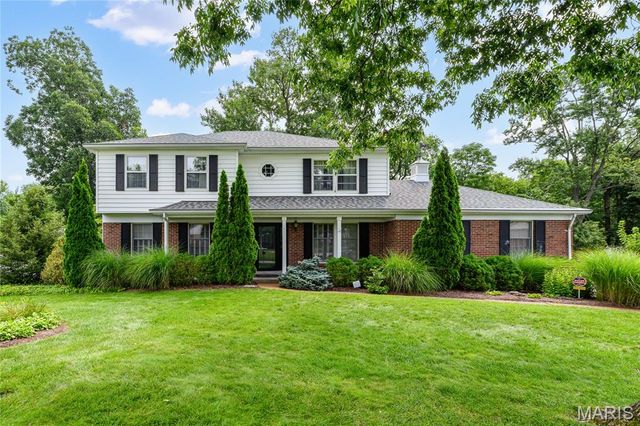 8874 Woodpark Drive, Sunset Hills, MO 63127