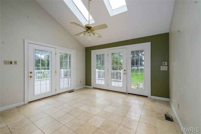 8874 Woodpark Drive, Sunset Hills, MO 63127
