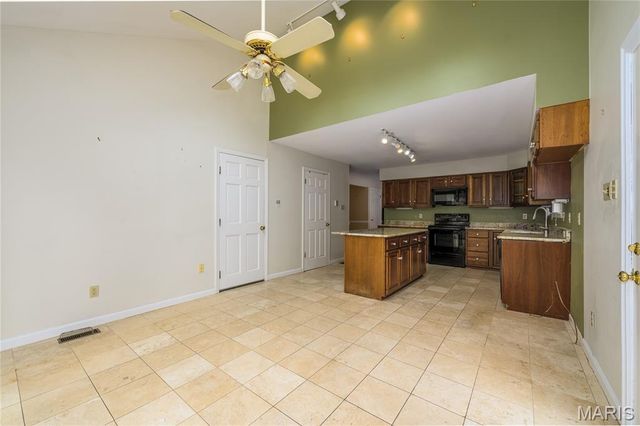 8874 Woodpark Drive, Sunset Hills, MO 63127