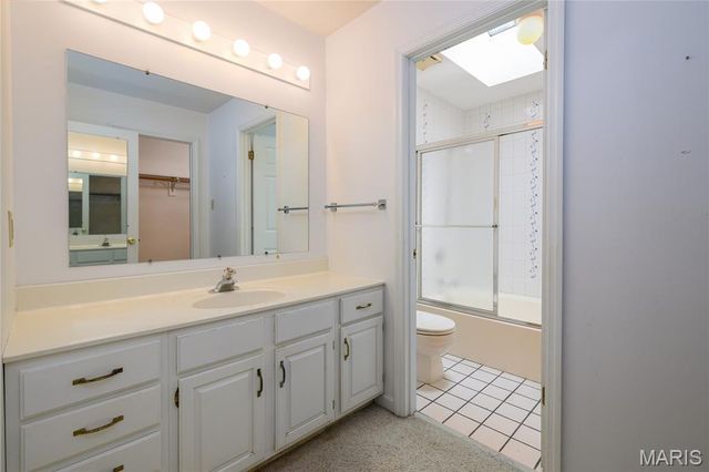 8874 Woodpark Drive, Sunset Hills, MO 63127