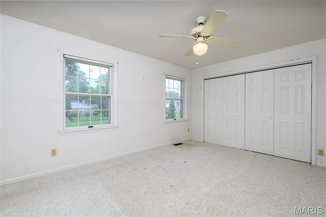 8874 Woodpark Drive, Sunset Hills, MO 63127