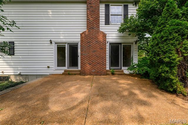 8874 Woodpark Drive, Sunset Hills, MO 63127