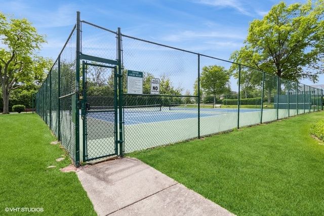 6425 Clarendon Hills Road 311, Willowbrook, IL 60527
