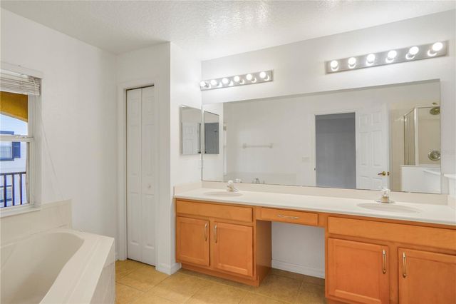 4940 LUGE LN, Orlando, FL 32839