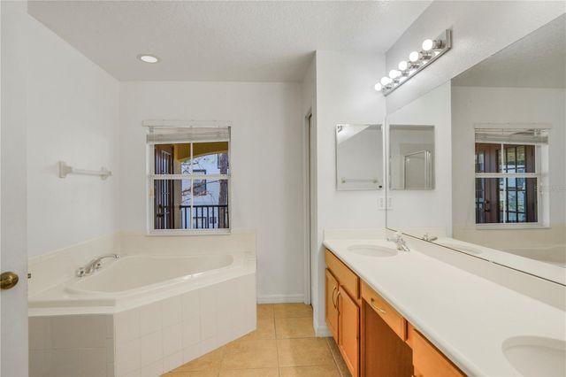 4940 LUGE LN, Orlando, FL 32839