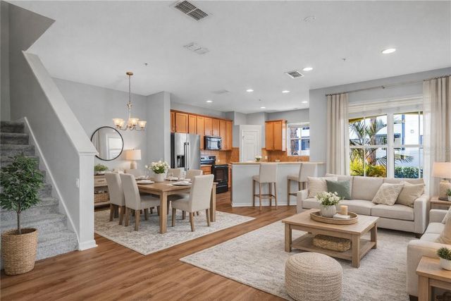 4940 LUGE LN, Orlando, FL 32839