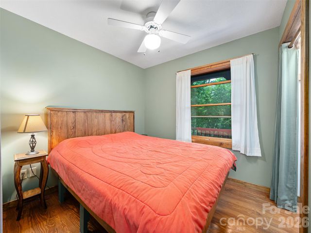 262 Little Pond Drive, Burnsville, NC 28714