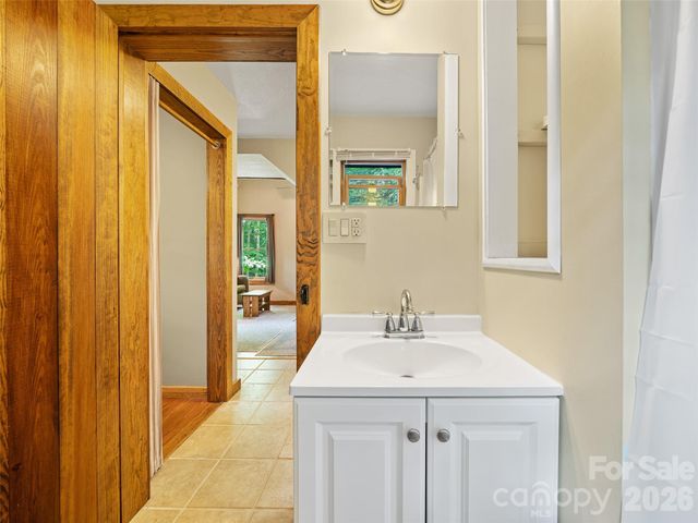 262 Little Pond Drive, Burnsville, NC 28714
