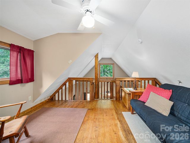 262 Little Pond Drive, Burnsville, NC 28714