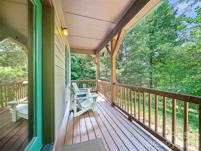 262 Little Pond Drive, Burnsville, NC 28714