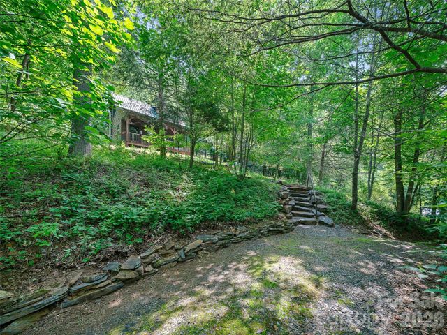 262 Little Pond Drive, Burnsville, NC 28714
