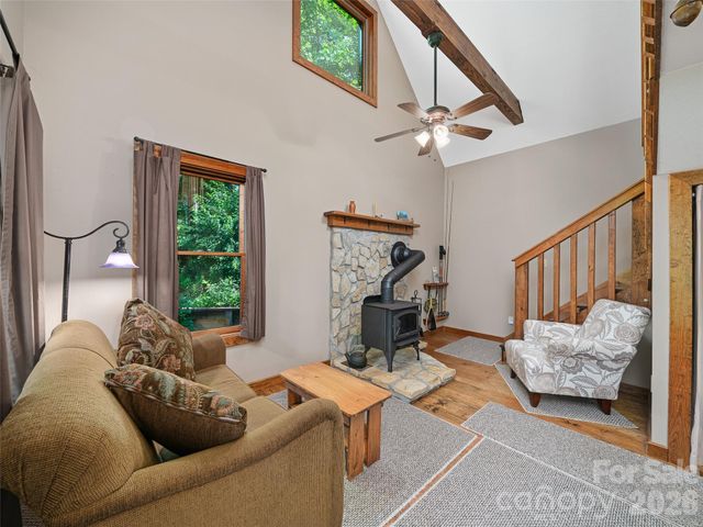 262 Little Pond Drive, Burnsville, NC 28714