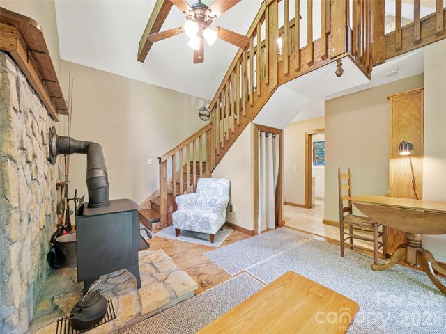 262 Little Pond Drive, Burnsville, NC 28714