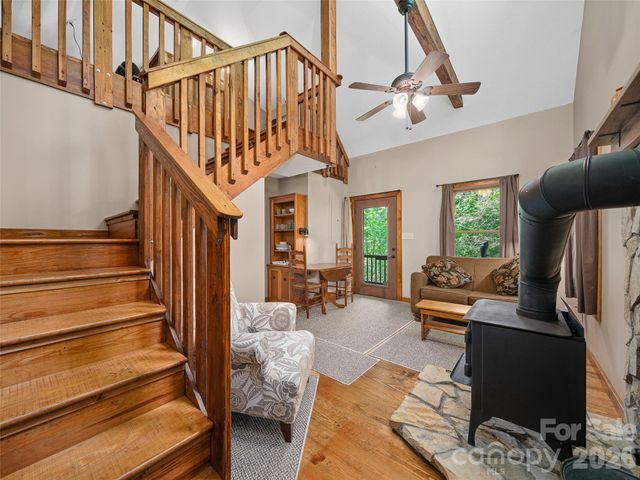 262 Little Pond Drive, Burnsville, NC 28714