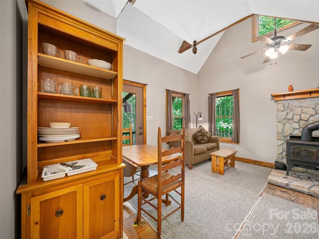 262 Little Pond Drive, Burnsville, NC 28714