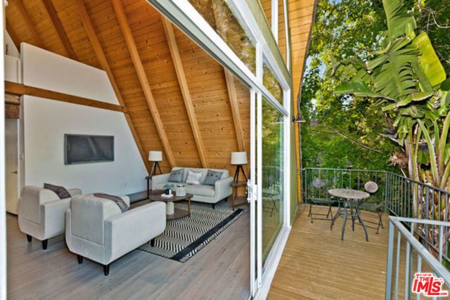 3237 Kelton Avenue, Los Angeles, CA 90034