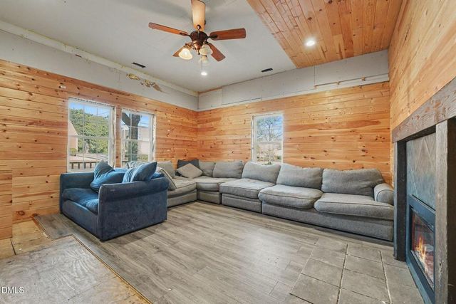 213 W Parrish Drive, Benson, NC 27504