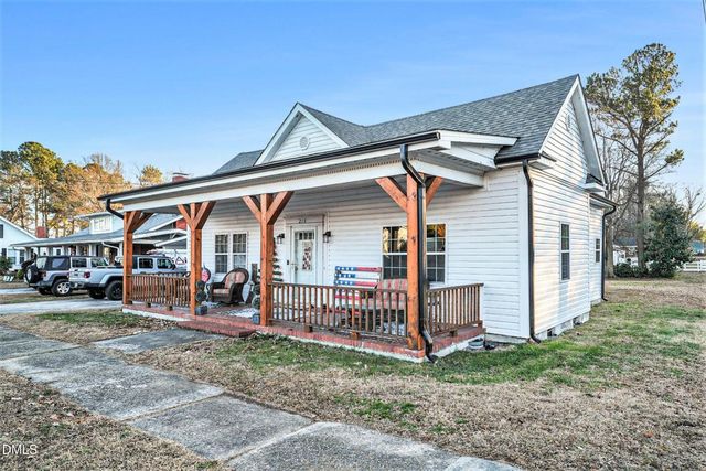 213 W Parrish Drive, Benson, NC 27504