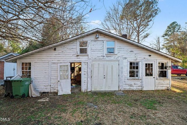 213 W Parrish Drive, Benson, NC 27504