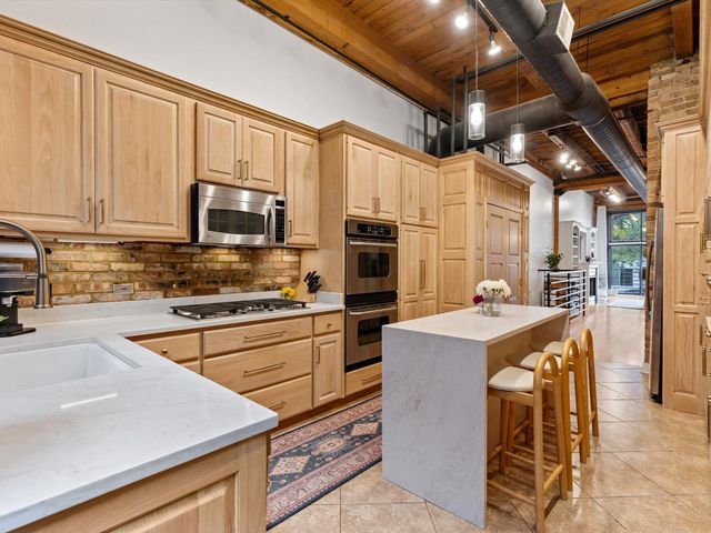 1737 N PAULINA Street 103, Chicago, IL 60622