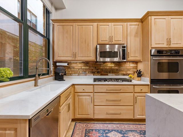 1737 N PAULINA Street 103, Chicago, IL 60622