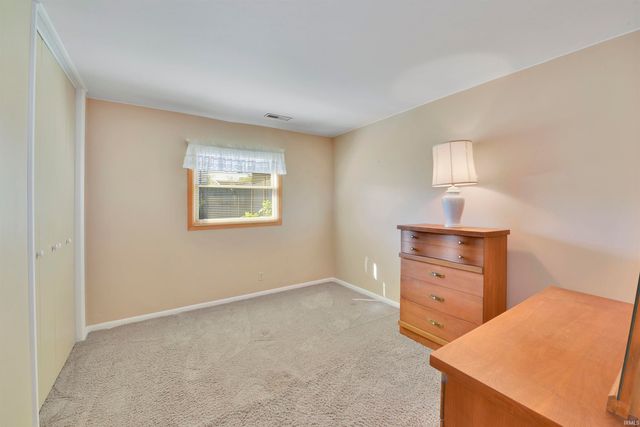 24 Prairie Court, Lafayette, IN 47904