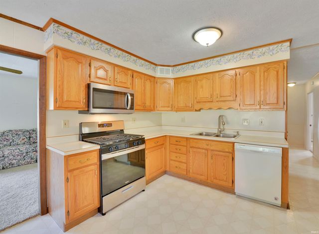 24 Prairie Court, Lafayette, IN 47904