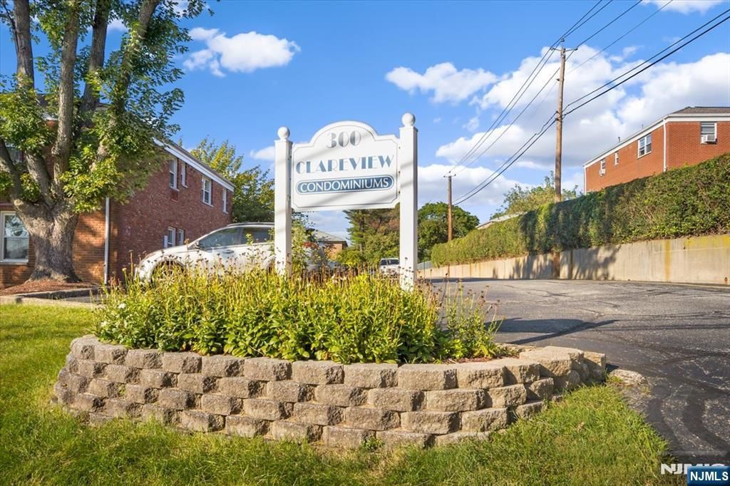 300 Claremont D1, Verona, NJ 07044