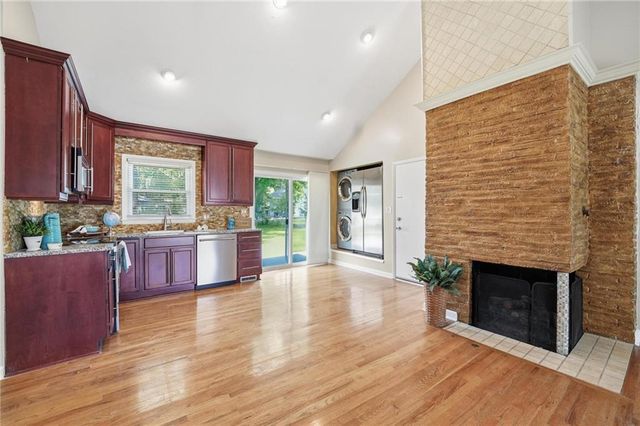 13218 W 96th Street, Lenexa, KS 66215