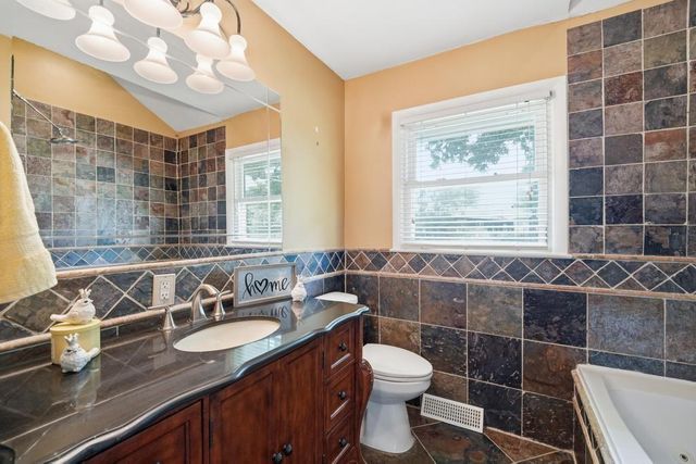 13218 W 96th Street, Lenexa, KS 66215