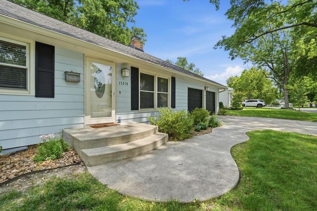 13218 W 96th Street, Lenexa, KS 66215