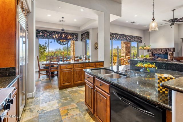 10821 E TUSAYAN Trail, Scottsdale, AZ 85255