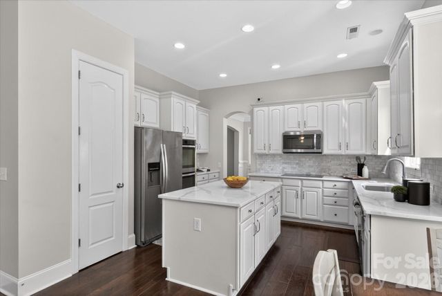 4936 Hawk Shadow Lane, Charlotte, NC 28277