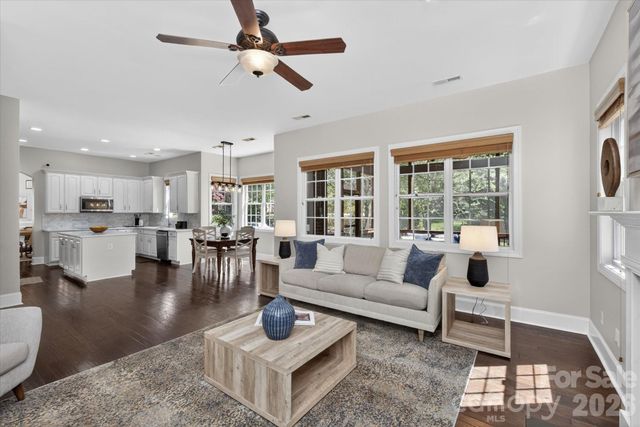 4936 Hawk Shadow Lane, Charlotte, NC 28277
