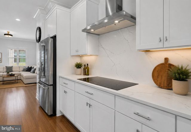 6127 OLIVET DR, Alexandria, VA 22315