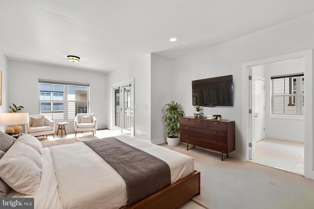 6127 OLIVET DR, Alexandria, VA 22315
