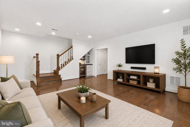 6127 OLIVET DR, Alexandria, VA 22315