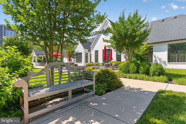 6127 OLIVET DR, Alexandria, VA 22315