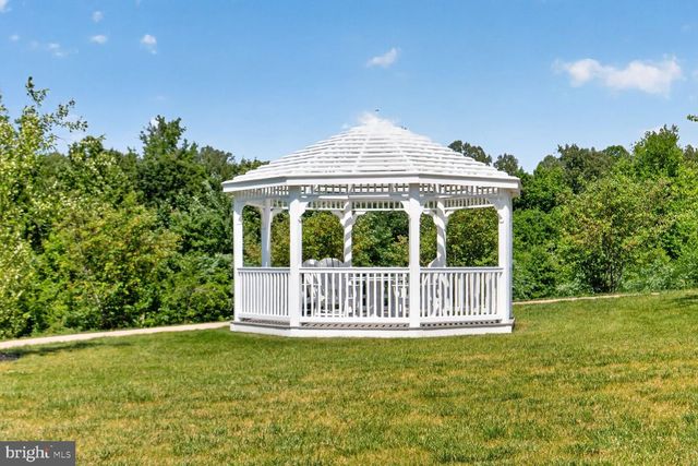 6127 OLIVET DR, Alexandria, VA 22315