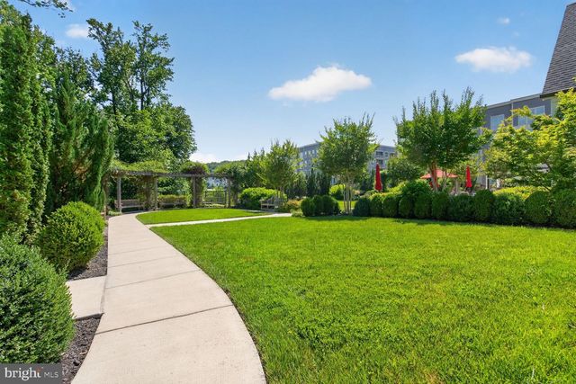 6127 OLIVET DR, Alexandria, VA 22315
