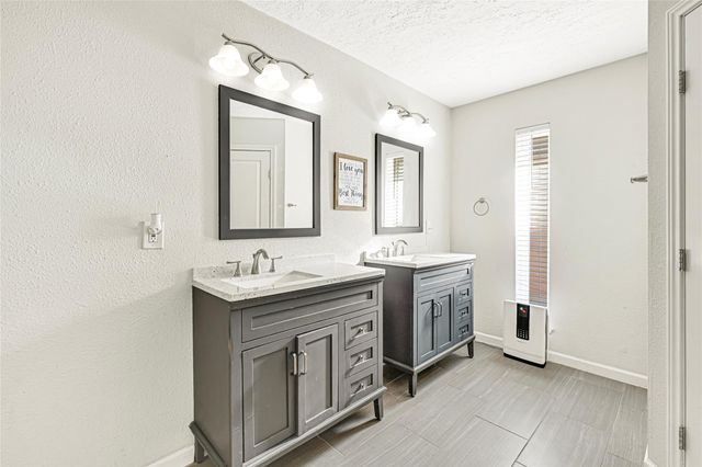 5343 Royal Parkway, Friendswood, TX 77546