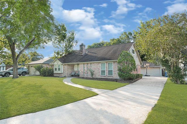 5343 Royal Parkway, Friendswood, TX 77546