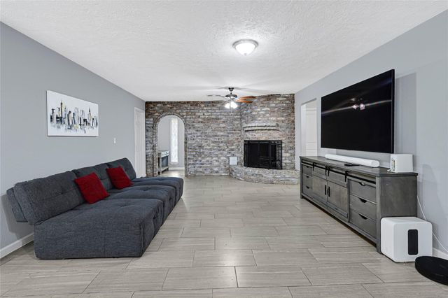 5343 Royal Parkway, Friendswood, TX 77546