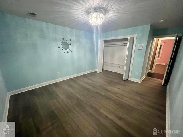 31 Parkerson Rd, Edison, NJ 08817