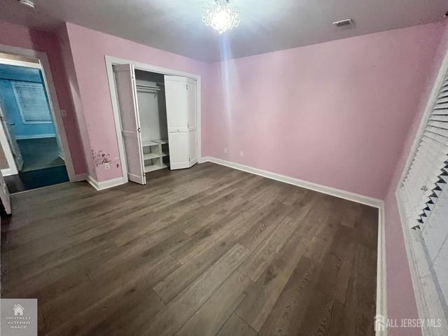31 Parkerson Rd, Edison, NJ 08817